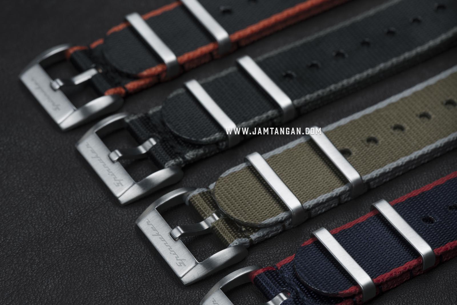 Strap Spinnaker Seatbelt Nylon Nato 22mm Black with Grey Nato SP-NATO22-SB01 Machtwatch