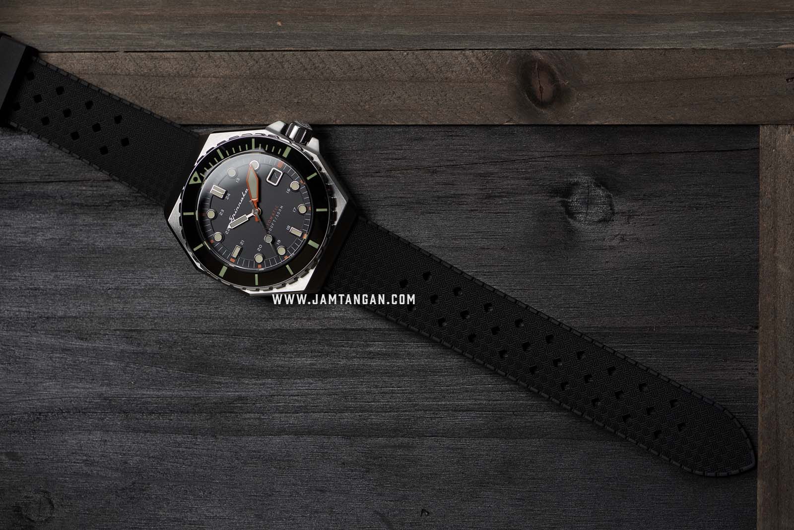 Strap Spinnaker Oahu Tropic Rubber 22mm Black Rubber SP-STRAP22-RT01 Machtwatch