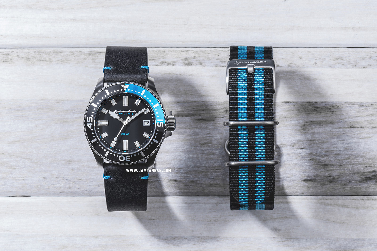 Spinnaker SP-5039-01 Vintage Spence Men Black Dial Black Leather Strap + Extra Strap Machtwatch