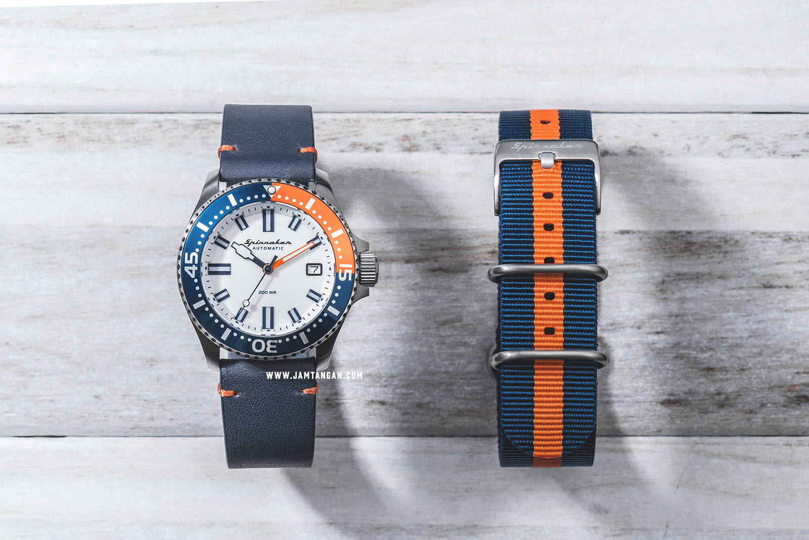 Spinnaker SP-5039-02 Vintage Spence Men White Dial Blue Leather Strap + Extra Strap Machtwatch