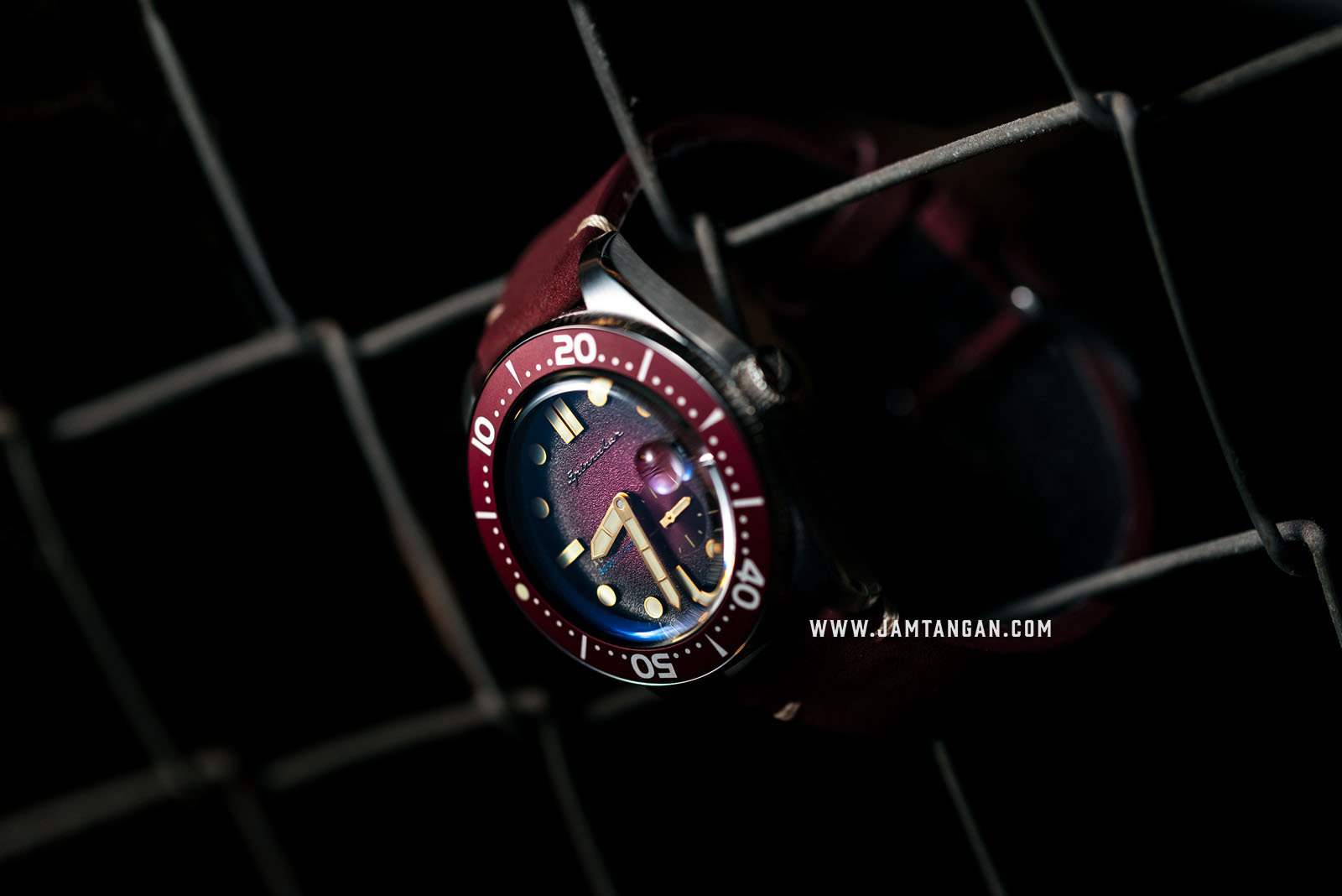Spinnaker SP-5058-09 Vintage Croft Men Red Dial Red Leather Strap Machtwatch