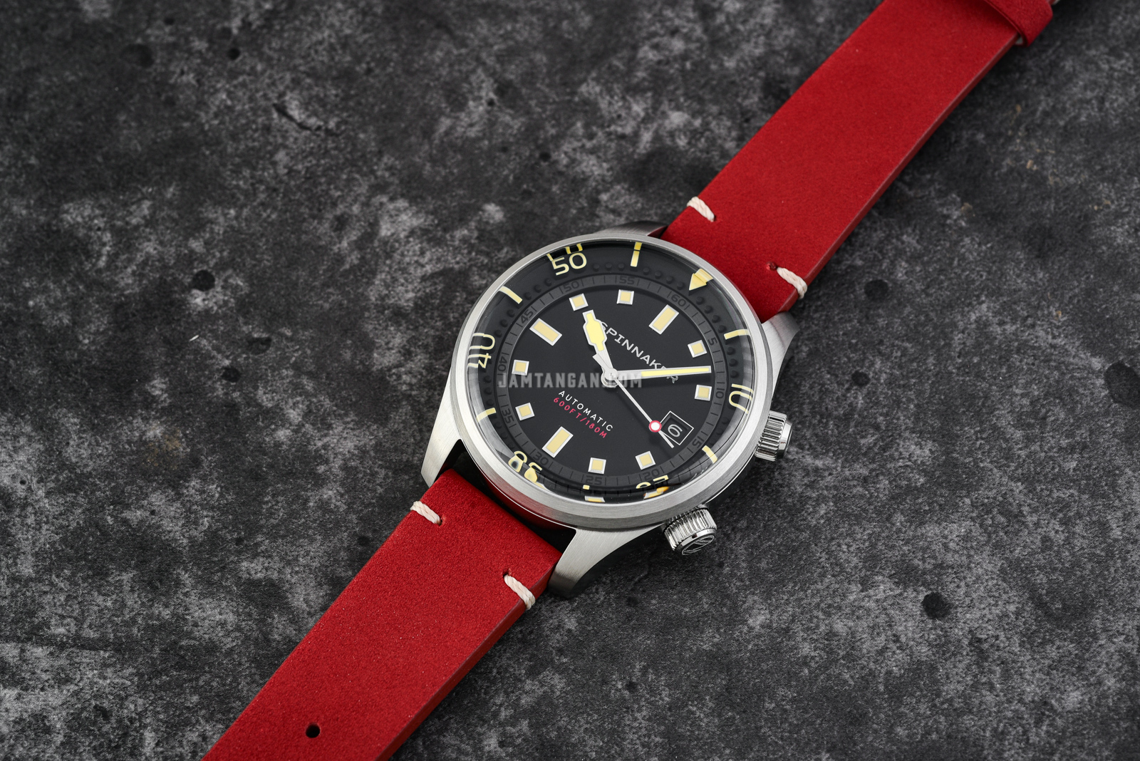 Spinnaker SP-5062-01 Vintage Bradner Men Black Dial Red Leather Strap Machtwatch