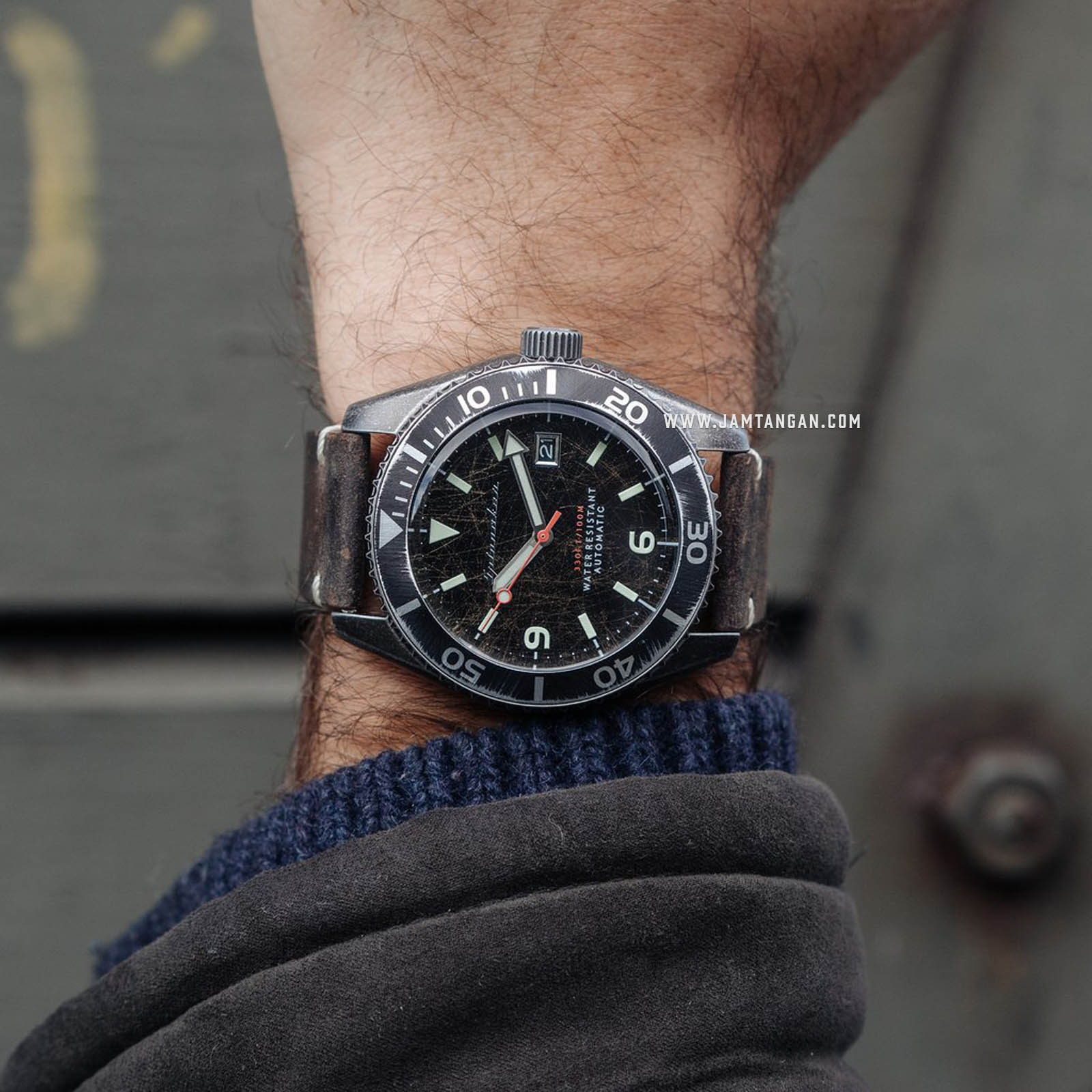 Spinnaker SP-5065-01 Vintage Wreck Men Black Dial Dark Brown Leather Strap Machtwatch