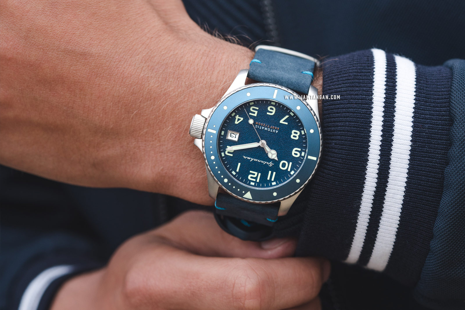 Spinnaker SP-5066-02 Vintage Spence Men Blue Dial Blue Leather Strap Machtwatch