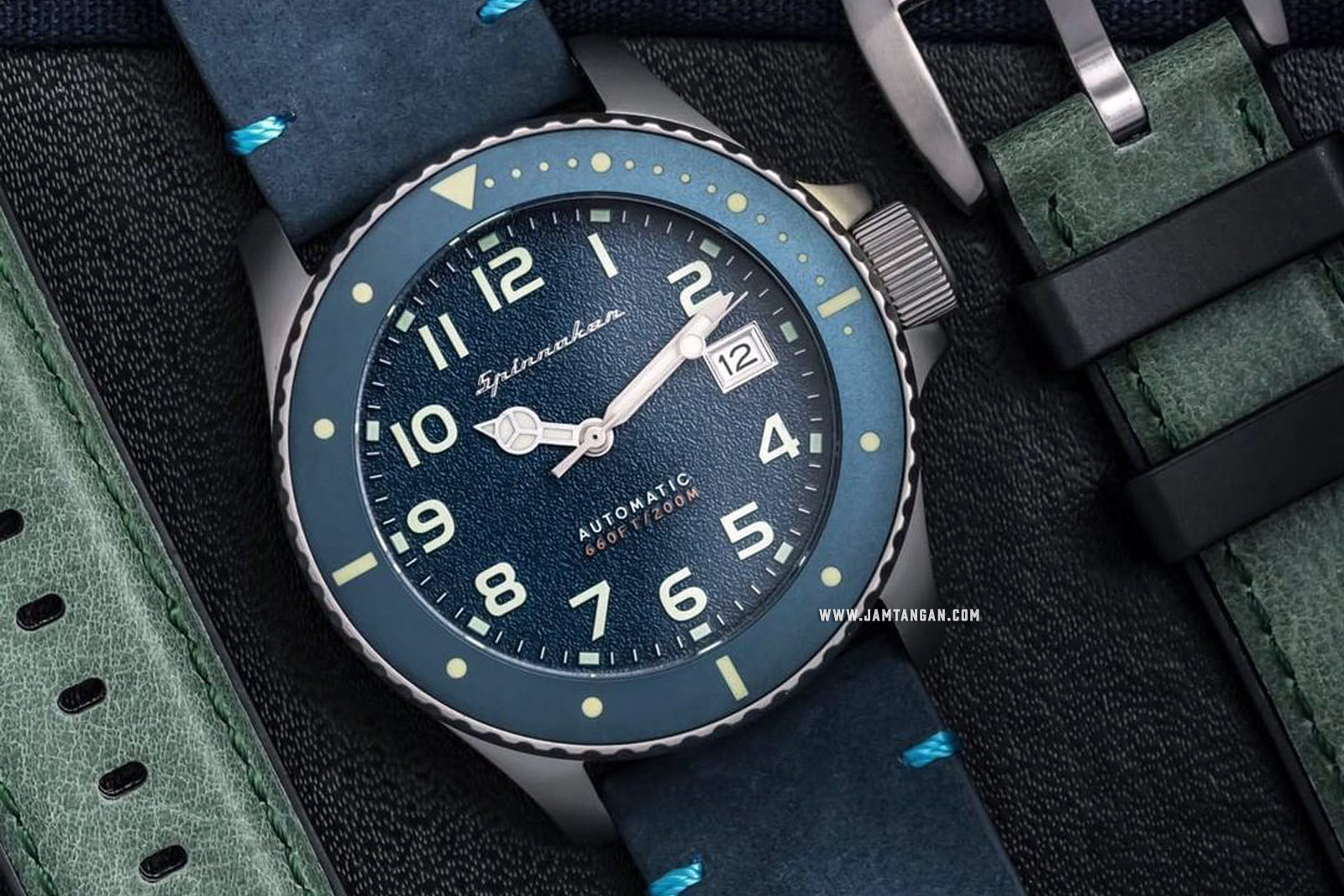 Spinnaker SP-5066-02 Vintage Spence Men Blue Dial Blue Leather Strap Machtwatch
