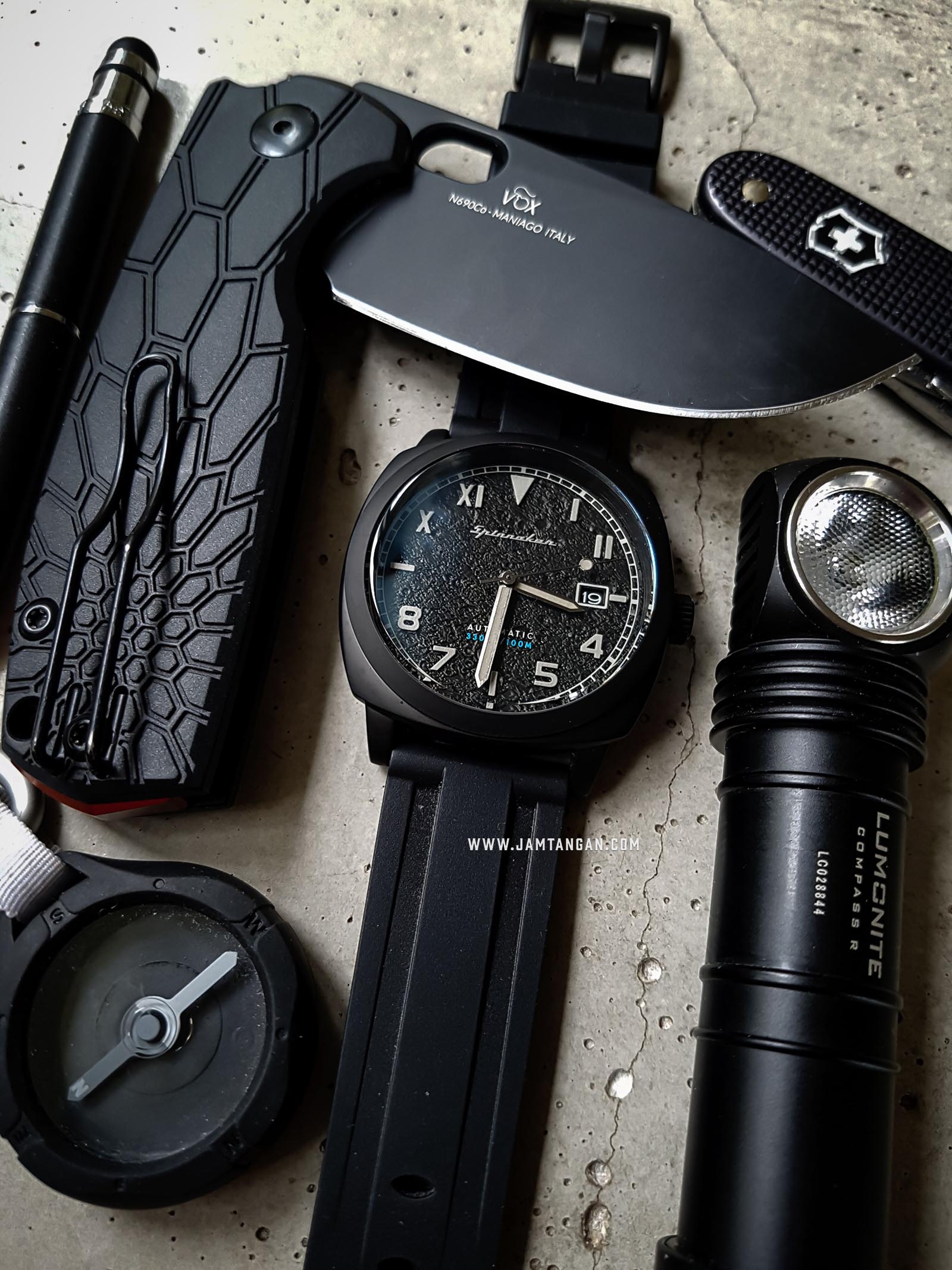 Spinnaker SP-5071-05 Vintage Hull California Tactical Men Black Dial Black Rubber Strap Machtwatch