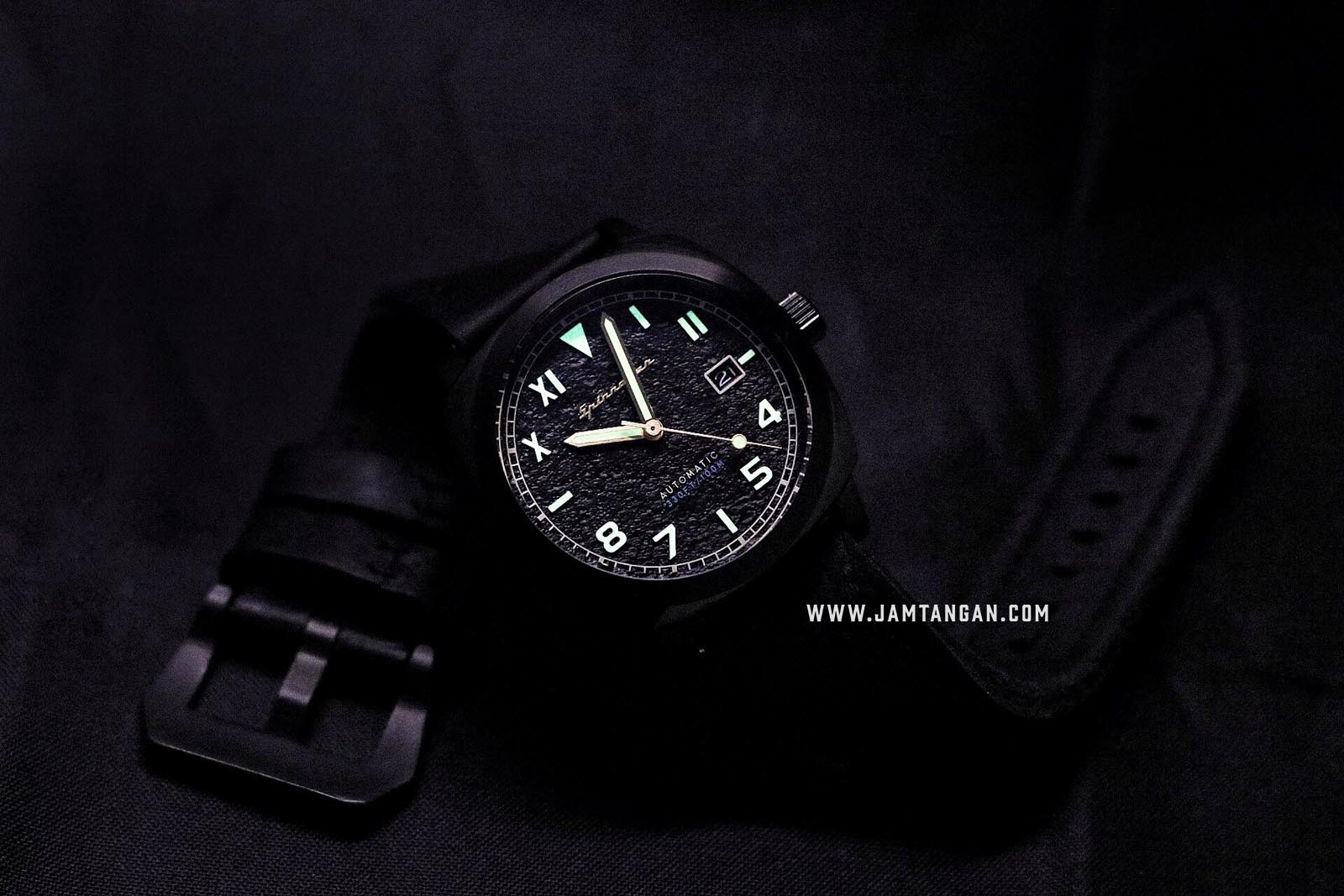Spinnaker SP-5071-05 Vintage Hull California Tactical Men Black Dial Black Rubber Strap Machtwatch