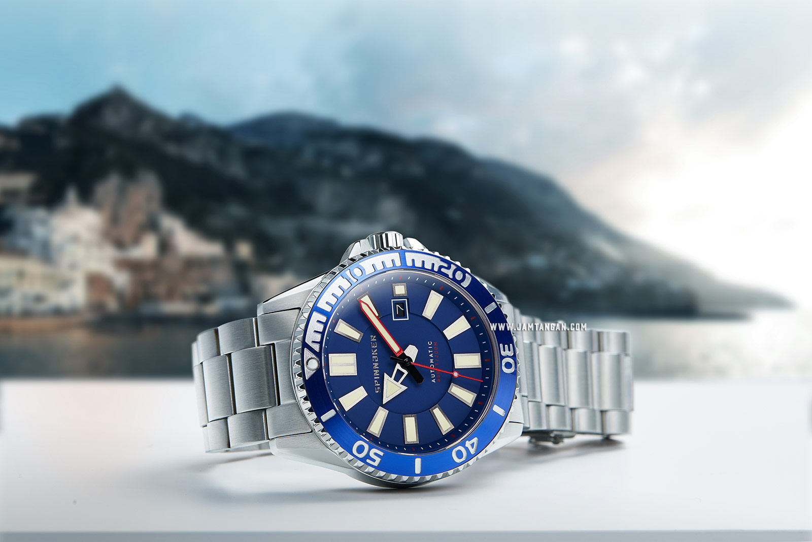 Spinnaker Amalfi Diver SP-5074-22 Men Blue Dial Stainless Steel Strap Machtwatch