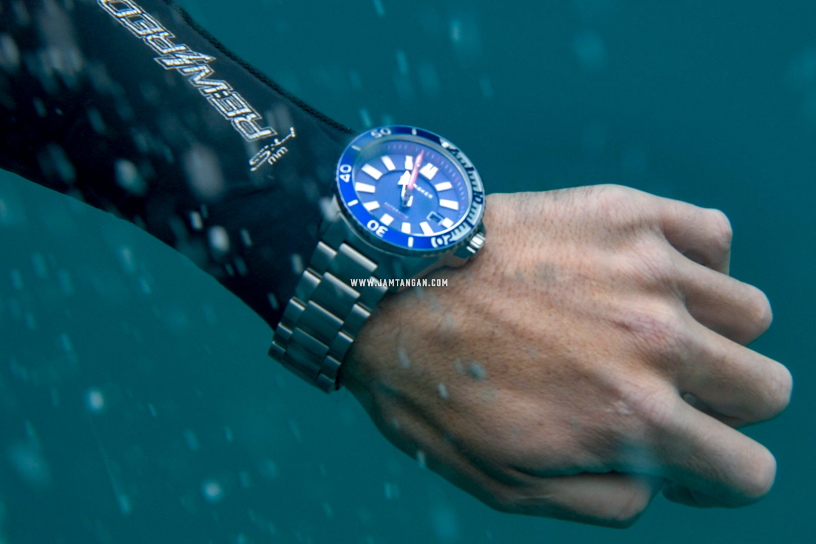 Spinnaker Amalfi Diver SP-5074-22 Men Blue Dial Stainless Steel Strap Machtwatch