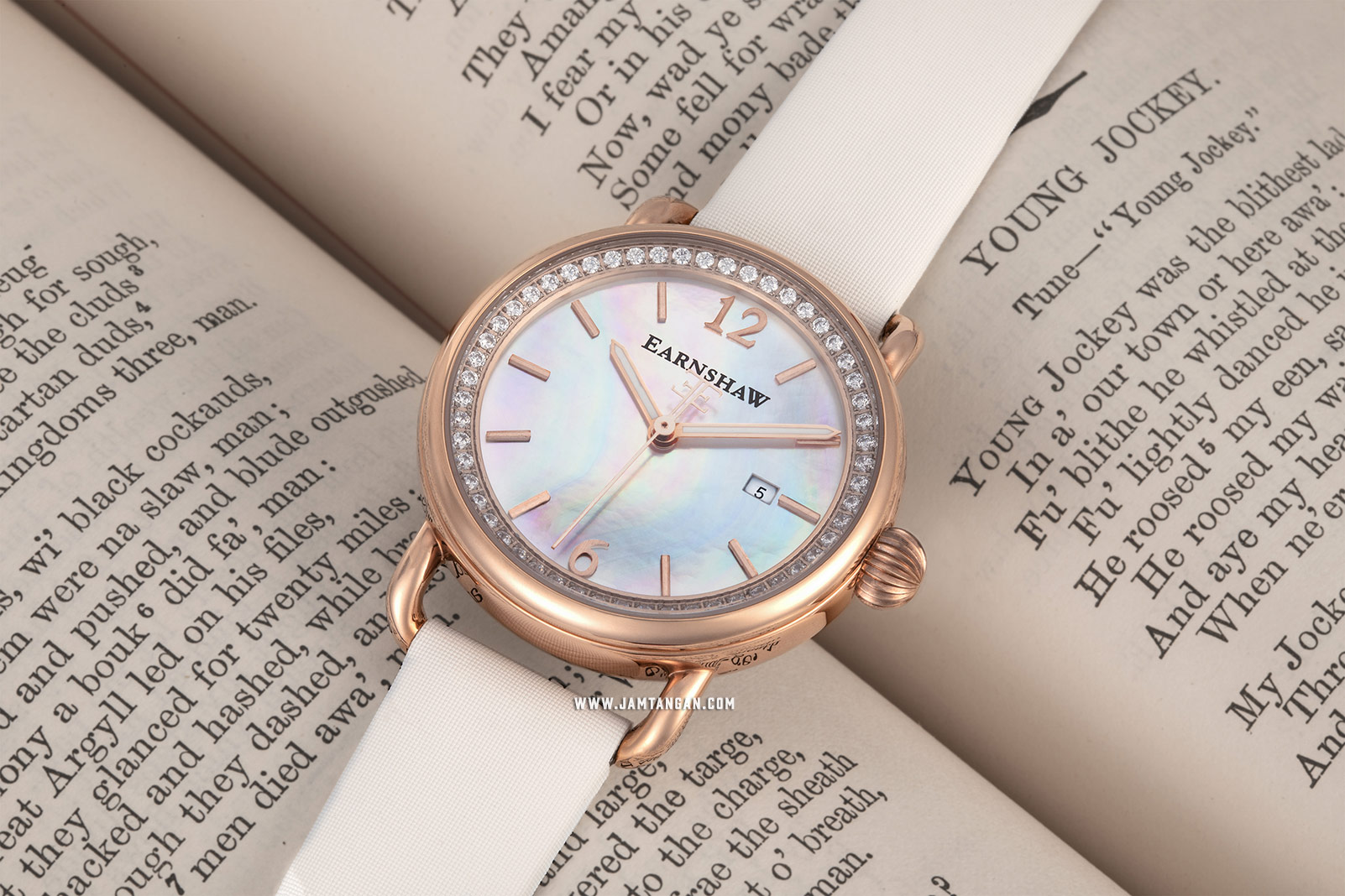 Thomas Earnshaw ES-8092-04 Investigator White Dial Beige Leather Strap Machtwatch
