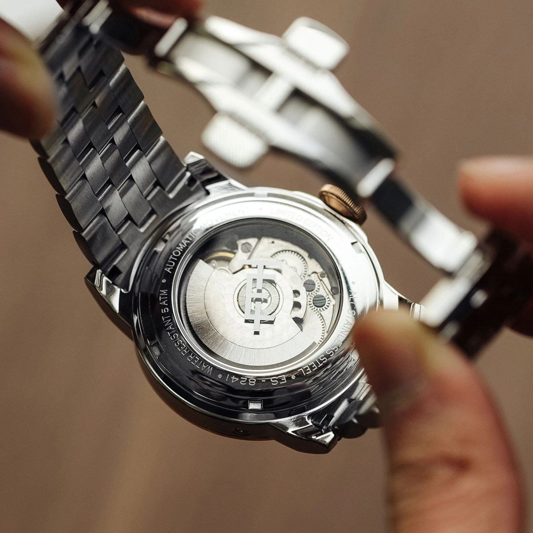 thomas-earnshaw-hansom-es-8241-55-skeleton-dial-stainless-steel-strap